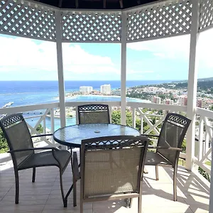  Apartment Oceanbreeze Jamaica Penthouse, 7-minute Walk To